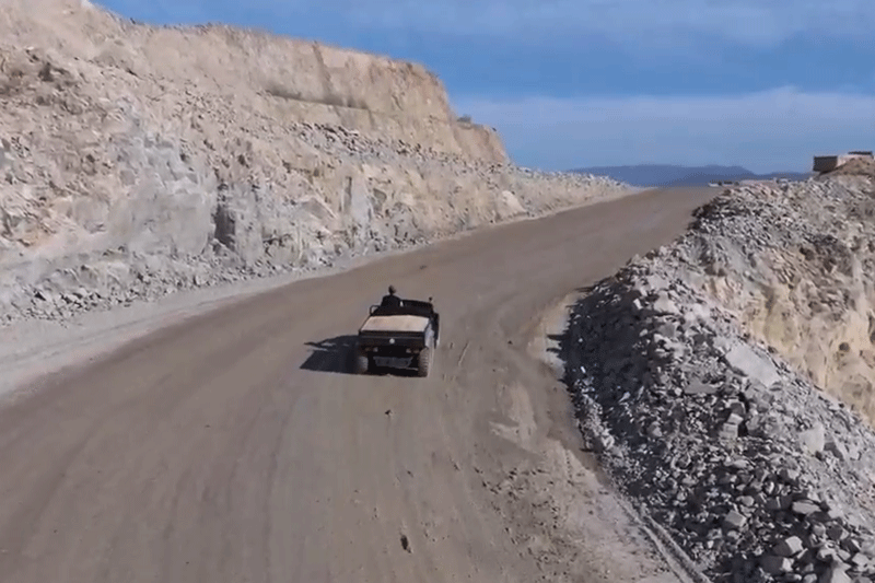 Electric farm side-by-side vehicles