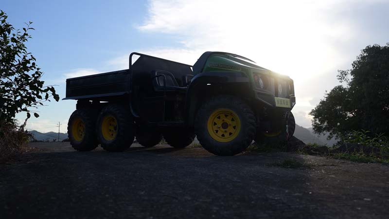 Electric golf course tool cart