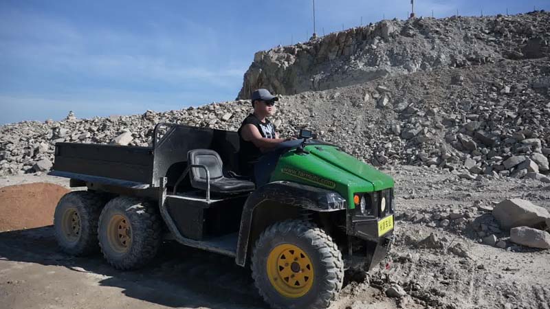 electric 6 wheel UTV